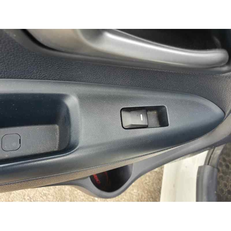 Recambio de mando elevalunas trasero izquierdo para kia rio iii 1.2 cvvt 84 cv referencia OEM IAM   