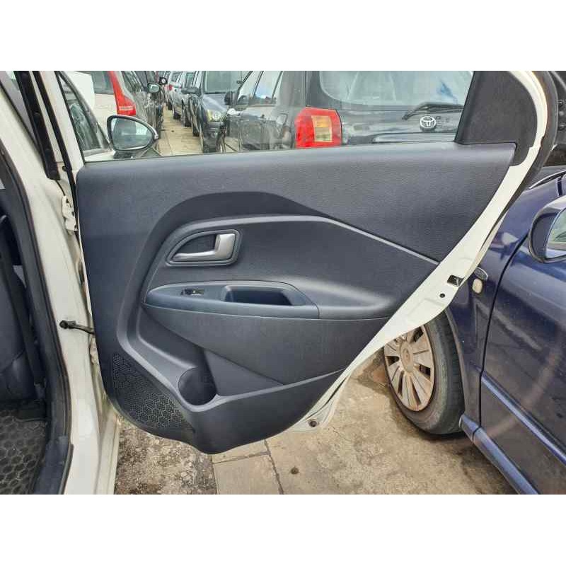 Recambio de guarnecido puerta trasera derecha para kia rio iii 1.2 cvvt 84 cv referencia OEM IAM   