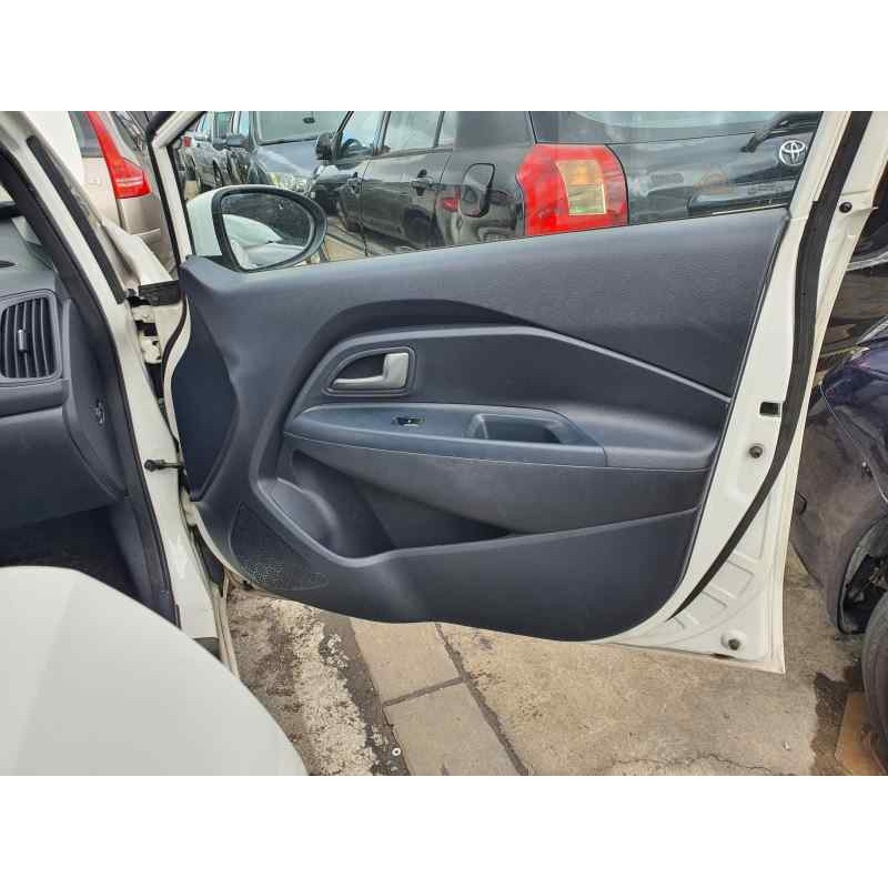 Recambio de guarnecido puerta delantera derecha para kia rio iii 1.2 cvvt 84 cv referencia OEM IAM   