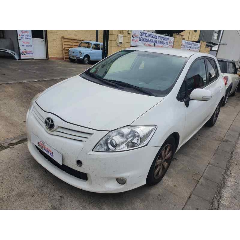 toyota auris del año 2013