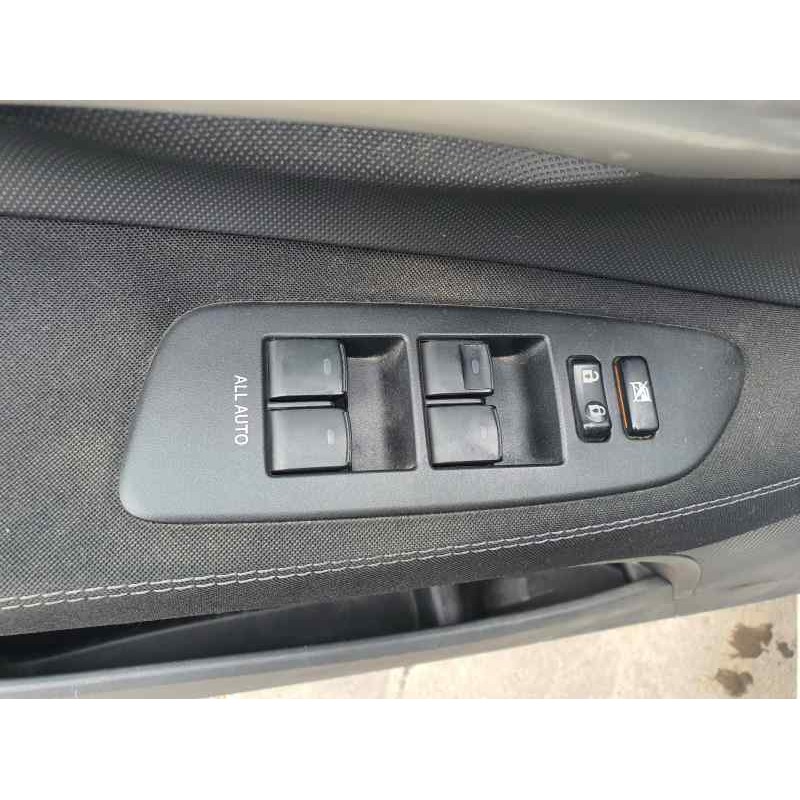 Recambio de mando elevalunas delantero izquierdo para toyota auris 1.4 d-4d 90 cv referencia OEM IAM   