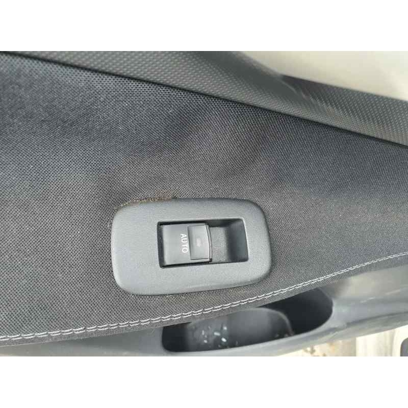 Recambio de mando elevalunas trasero izquierdo para toyota auris 1.4 d-4d 90 cv referencia OEM IAM   