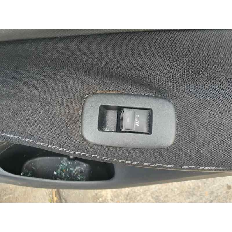 Recambio de mando elevalunas trasero derecho para toyota auris 1.4 d-4d 90 cv referencia OEM IAM   