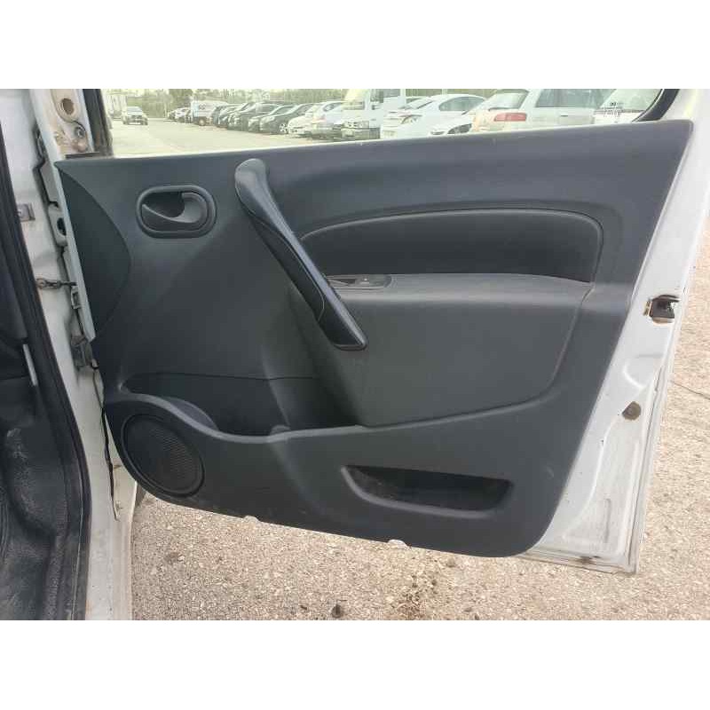 Recambio de guarnecido puerta delantera derecha para renault kangoo express 1.5 dci referencia OEM IAM   