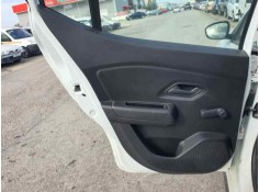 Recambio de guarnecido puerta trasera izquierda para dacia sandero iii 1.0 tce referencia OEM IAM   