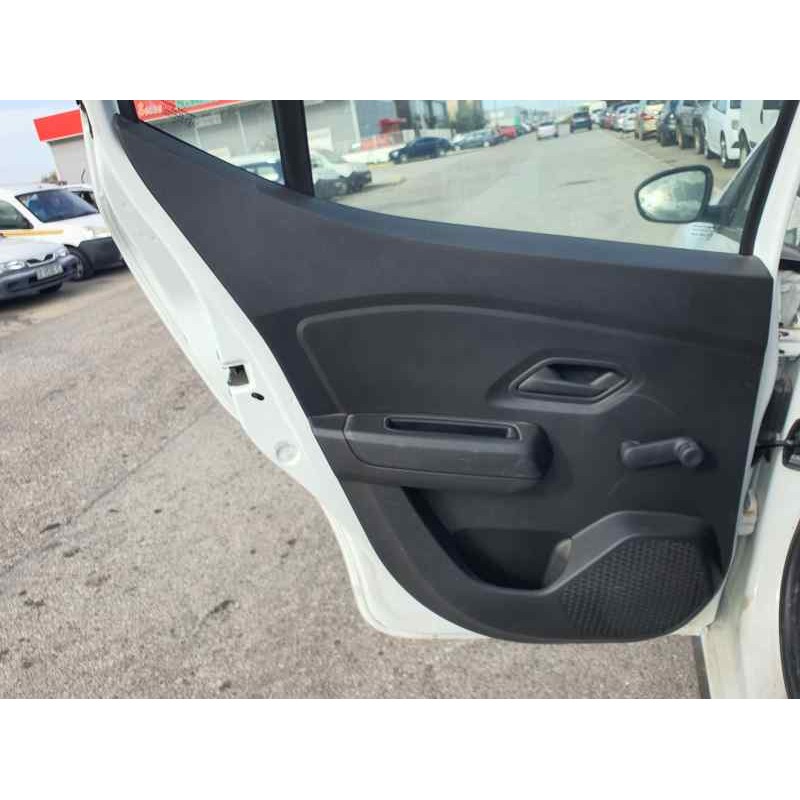 Recambio de guarnecido puerta trasera izquierda para dacia sandero iii 1.0 tce referencia OEM IAM   