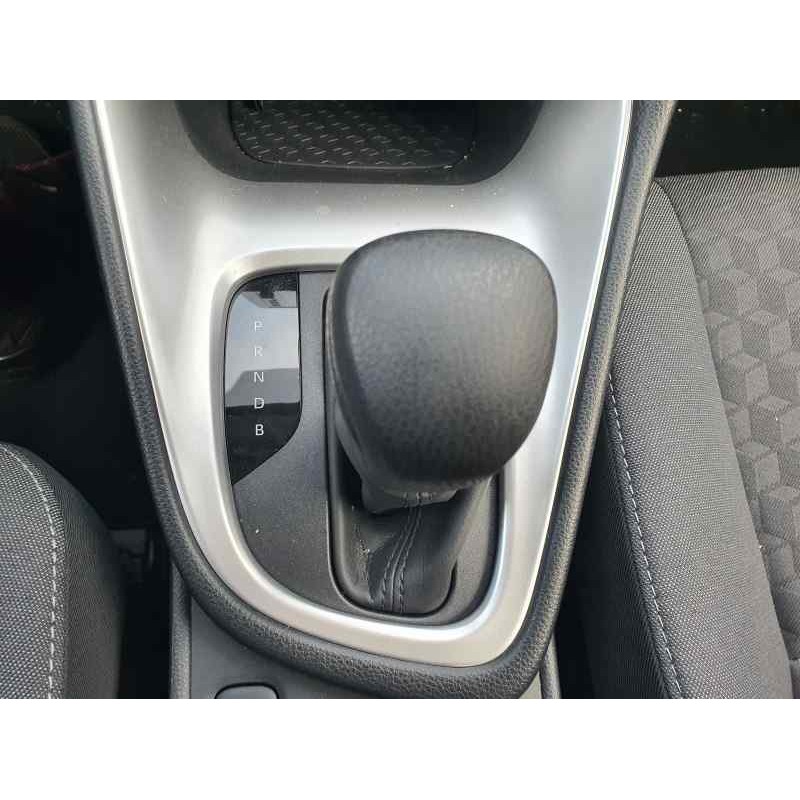 Recambio de pomo palanca cambio para toyota yaris iv 1.5 hybrid 116 cv referencia OEM IAM   