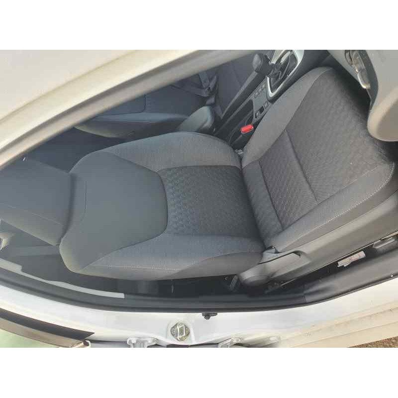 Recambio de asiento delantero derecho para toyota yaris iv 1.5 hybrid 116 cv referencia OEM IAM   