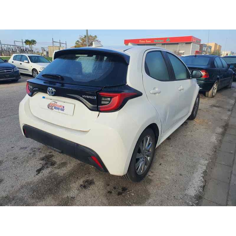 Recambio de cerradura puerta trasera derecha para toyota yaris iv 1.5 hybrid 116 cv referencia OEM IAM   