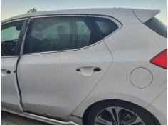 Recambio de puerta trasera izquierda para kia cee´d 1.6 crdi 136 cv referencia OEM IAM   