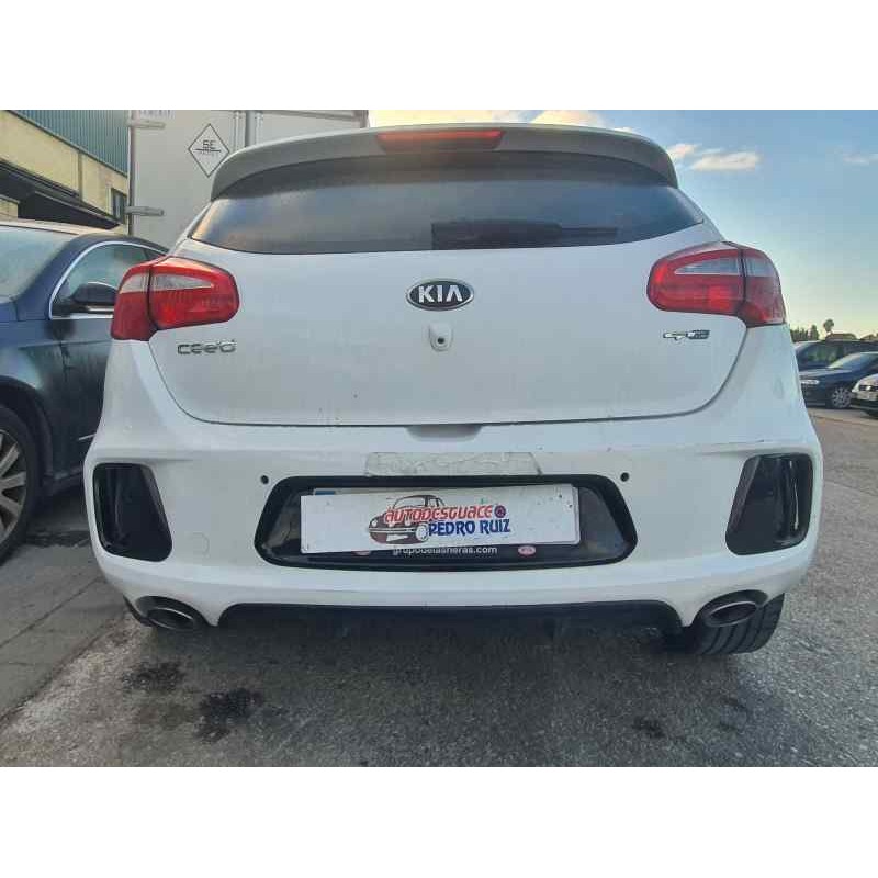 Recambio de paragolpes trasero para kia cee´d 1.6 crdi 136 cv referencia OEM IAM   