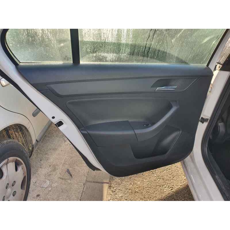 Recambio de guarnecido puerta trasera izquierda para seat toledo (kg3) 1.6 tdi 116 cv referencia OEM IAM   