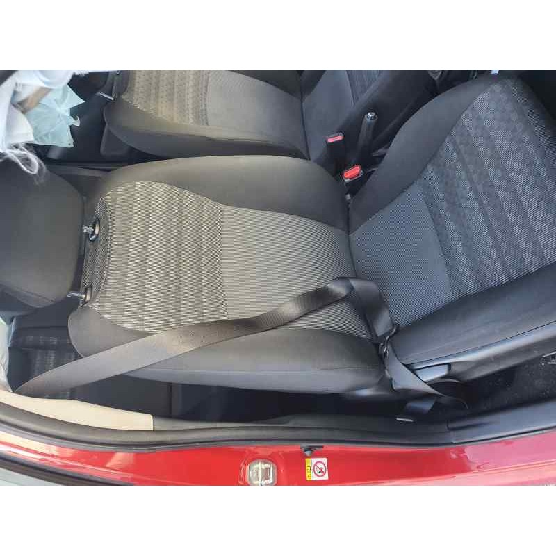 Recambio de asiento delantero derecho para toyota yaris nsp130l 1.3 hybrid 99 cv referencia OEM IAM   