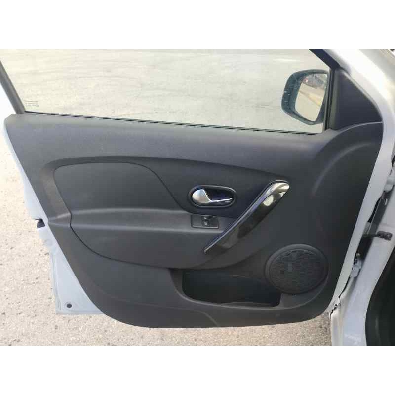 Recambio de guarnecido puerta delantera izquierda para dacia logan ii 1.5 dci 95 cv referencia OEM IAM   