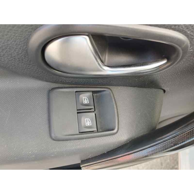 Recambio de mando elevalunas delantero izquierdo para dacia logan ii 1.5 dci 95 cv referencia OEM IAM   