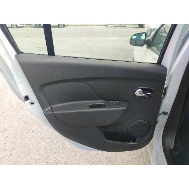 Recambio de guarnecido puerta trasera izquierda para dacia logan ii 1.5 dci 95 cv referencia OEM IAM   