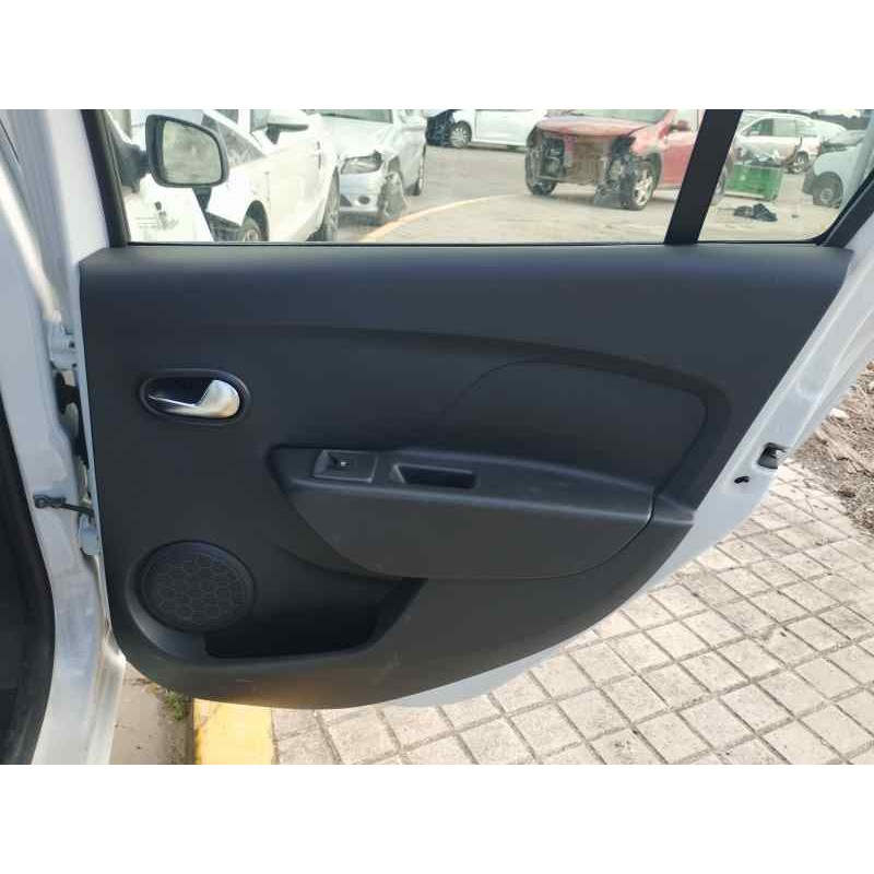 Recambio de guarnecido puerta trasera derecha para dacia logan ii 1.5 dci 95 cv referencia OEM IAM   