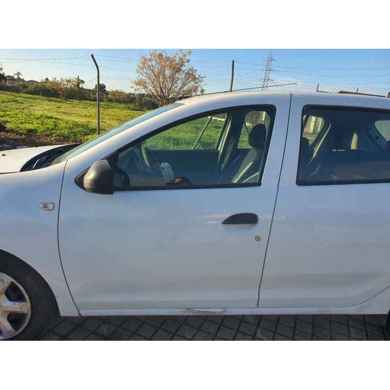 Recambio de puerta delantera izquierda para dacia sandero 1.2 16v 73 cv referencia OEM IAM   