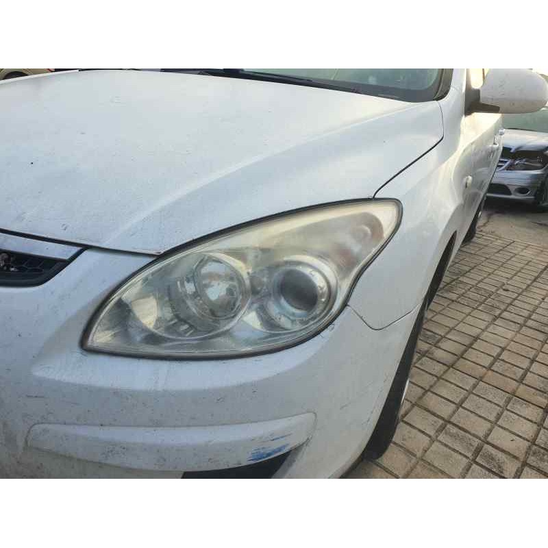 Recambio de faro izquierdo para hyundai i30 1.6 crdi 90 cv referencia OEM IAM   