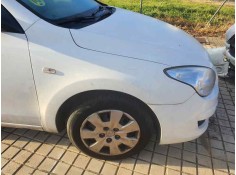 Recambio de aleta delantera derecha para hyundai i30 1.6 crdi 90 cv referencia OEM IAM   