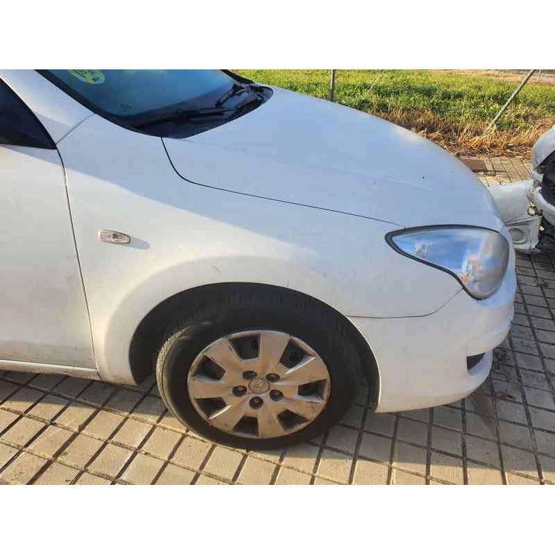 Recambio de aleta delantera derecha para hyundai i30 1.6 crdi 90 cv referencia OEM IAM   