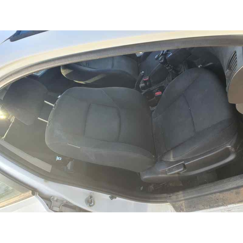 Recambio de asiento delantero derecho para hyundai i30 1.6 crdi 90 cv referencia OEM IAM   