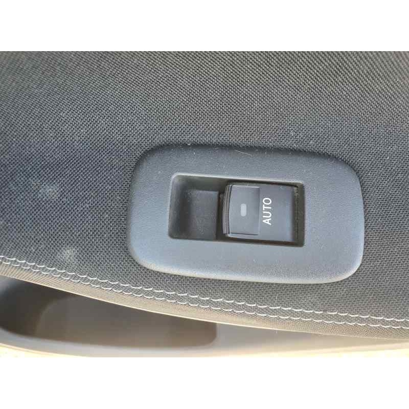 Recambio de mando elevalunas trasero derecho para toyota auris 2.0 d-4d 126 cv referencia OEM IAM   