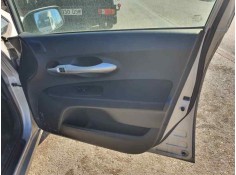 Recambio de guarnecido puerta delantera derecha para toyota auris 2.0 d-4d 126 cv referencia OEM IAM   