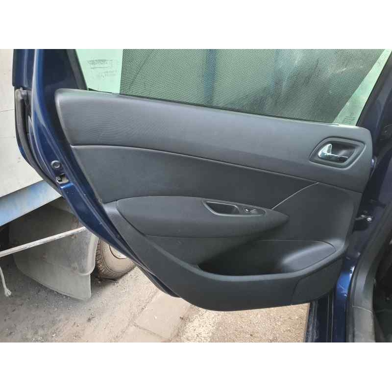 Recambio de guarnecido puerta trasera izquierda para peugeot 308 sw 1.6 thp 150 cv referencia OEM IAM   