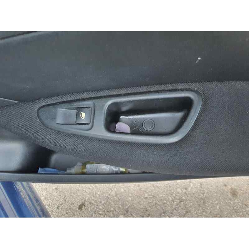 Recambio de mando elevalunas trasero derecho para peugeot 308 sw 1.6 thp 150 cv referencia OEM IAM   