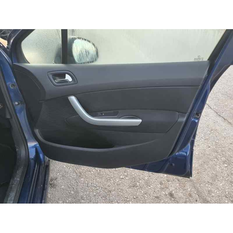 Recambio de guarnecido puerta delantera derecha para peugeot 308 sw 1.6 thp 150 cv referencia OEM IAM   