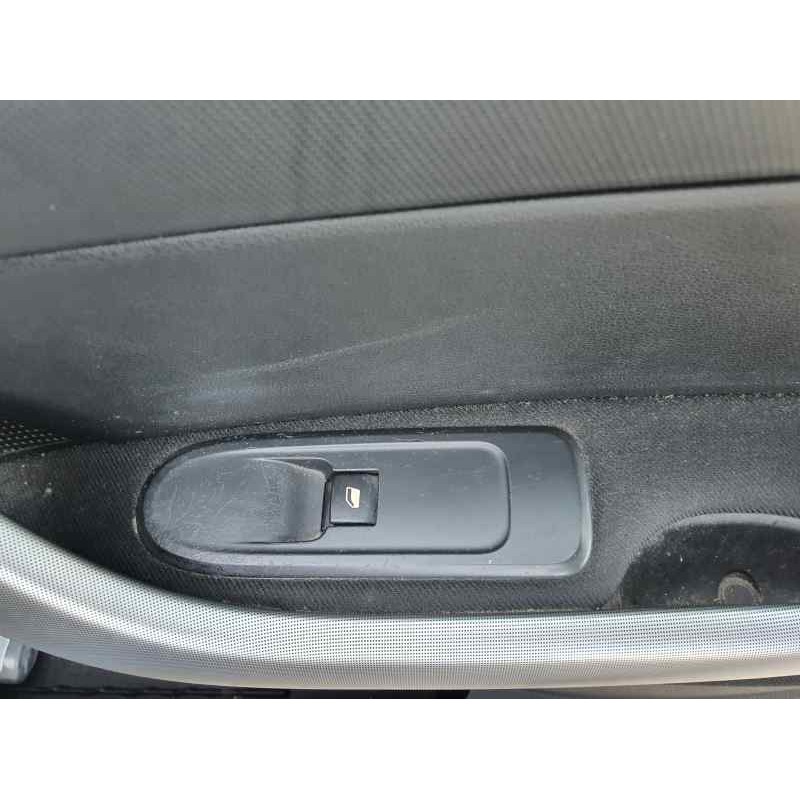 Recambio de mando elevalunas delantero derecho para peugeot 308 sw 1.6 thp 150 cv referencia OEM IAM   