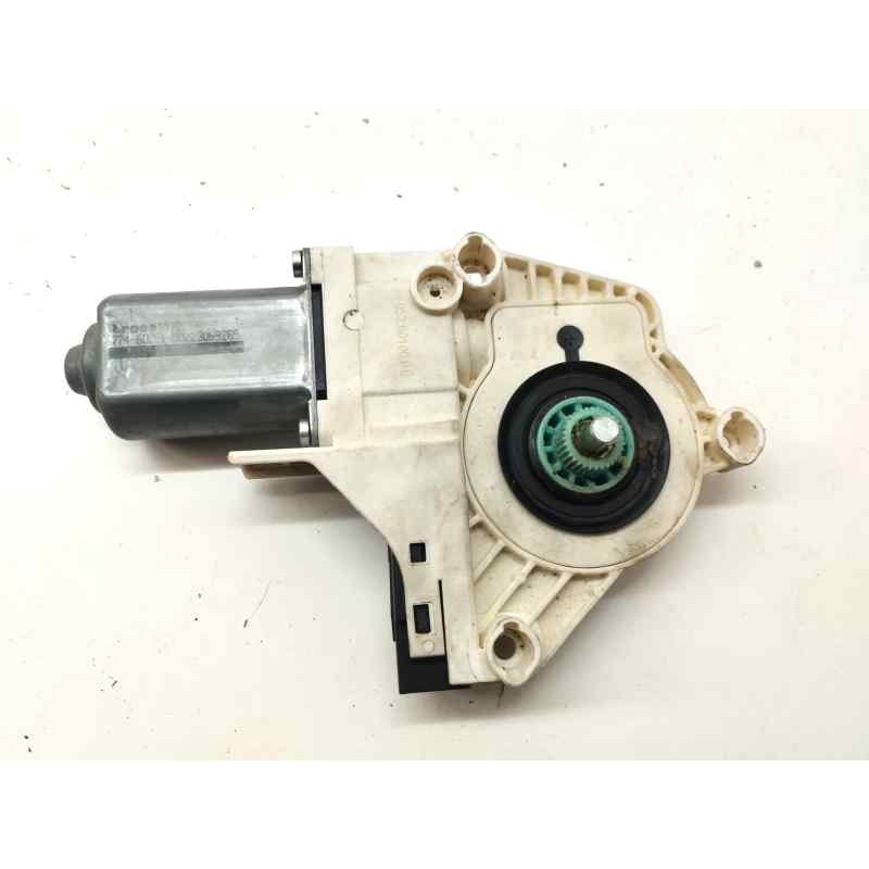 Recambio de motor elevalunas delantero derecho para land rover discovery 4 tdv6 hse referencia OEM IAM 0536010001  