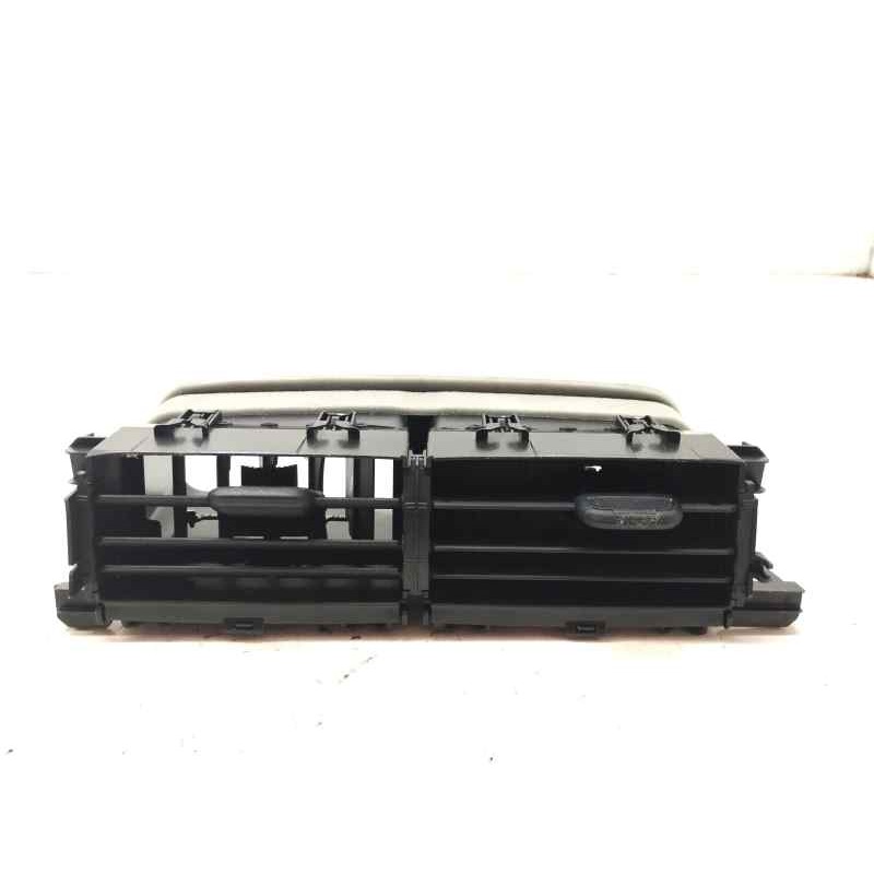 Recambio de rejilla aireadora para toyota yaris iv 1.5 hybrid 116 cv referencia OEM IAM   