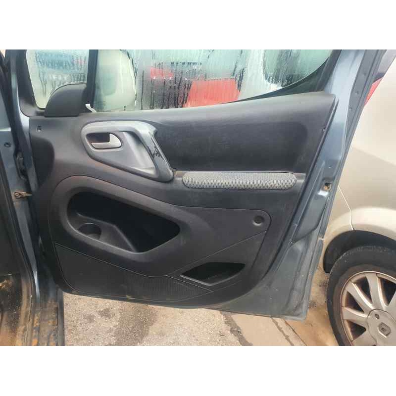 Recambio de guarnecido puerta delantera derecha para citroen berlingo cuadro 1.6hdi 90 referencia OEM IAM   