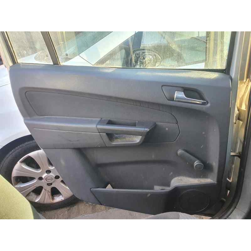 Recambio de guarnecido puerta trasera izquierda para opel zafira b 1.9 cdti 16v referencia OEM IAM   