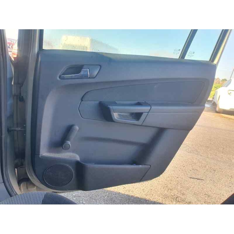 Recambio de guarnecido puerta trasera derecha para opel zafira b 1.9 cdti 16v referencia OEM IAM   