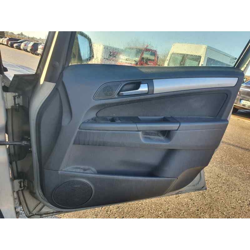 Recambio de guarnecido puerta delantera derecha para opel zafira b 1.9 cdti 16v referencia OEM IAM   