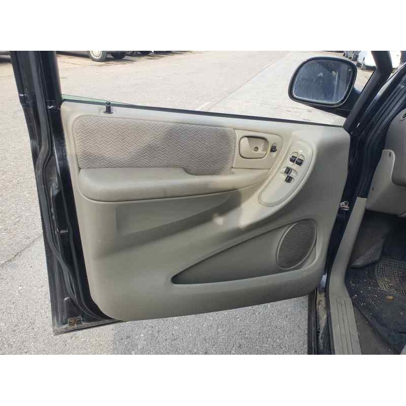 Recambio de guarnecido puerta delantera izquierda para chrysler voyager (rg) 2.5 crd 141 cv referencia OEM IAM   
							