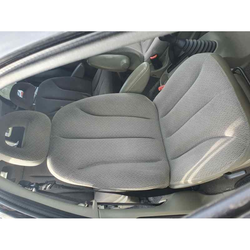 Recambio de asiento delantero derecho para chrysler voyager (rg) 2.5 crd 141 cv referencia OEM IAM   
							