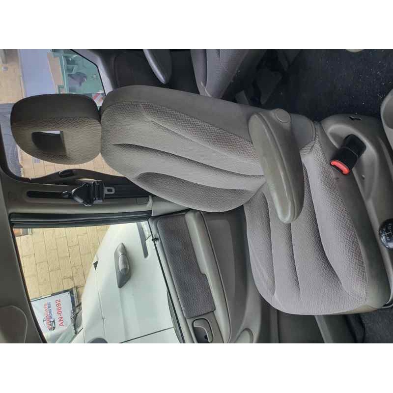 Recambio de asiento delantero derecho para chrysler voyager (rg) 2.5 crd 141 cv referencia OEM IAM   
							