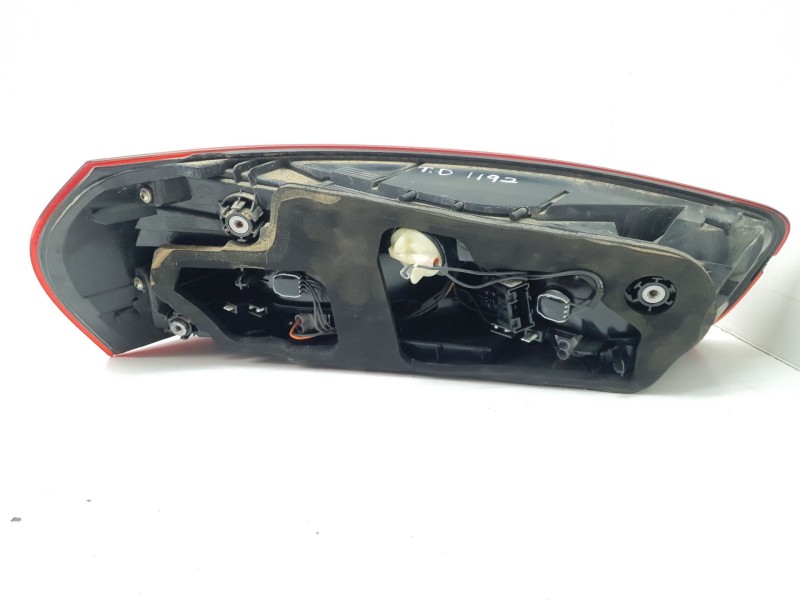 Recambio de piloto trasero derecho para citroën c4 picasso rip curl referencia OEM IAM 21023302R  