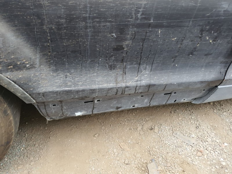 Recambio de puerta trasera derecha para audi q7 (4lb) 4.2 tdi quattro referencia OEM IAM   