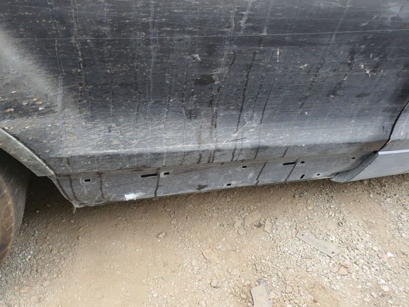 Recambio de puerta trasera derecha para audi q7 (4lb) 4.2 tdi quattro referencia OEM IAM   