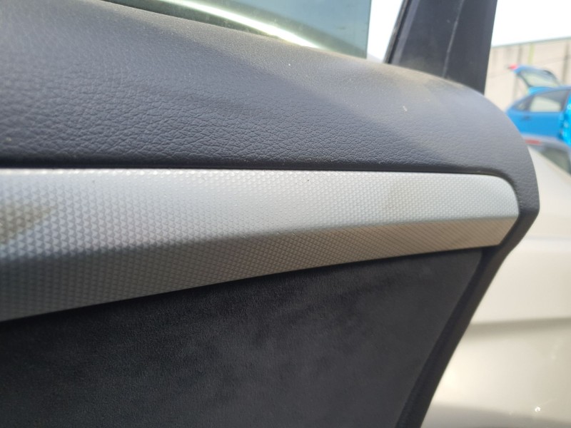 Recambio de guarnecido puerta trasera derecha para audi q7 (4lb) 4.2 tdi quattro referencia OEM IAM   