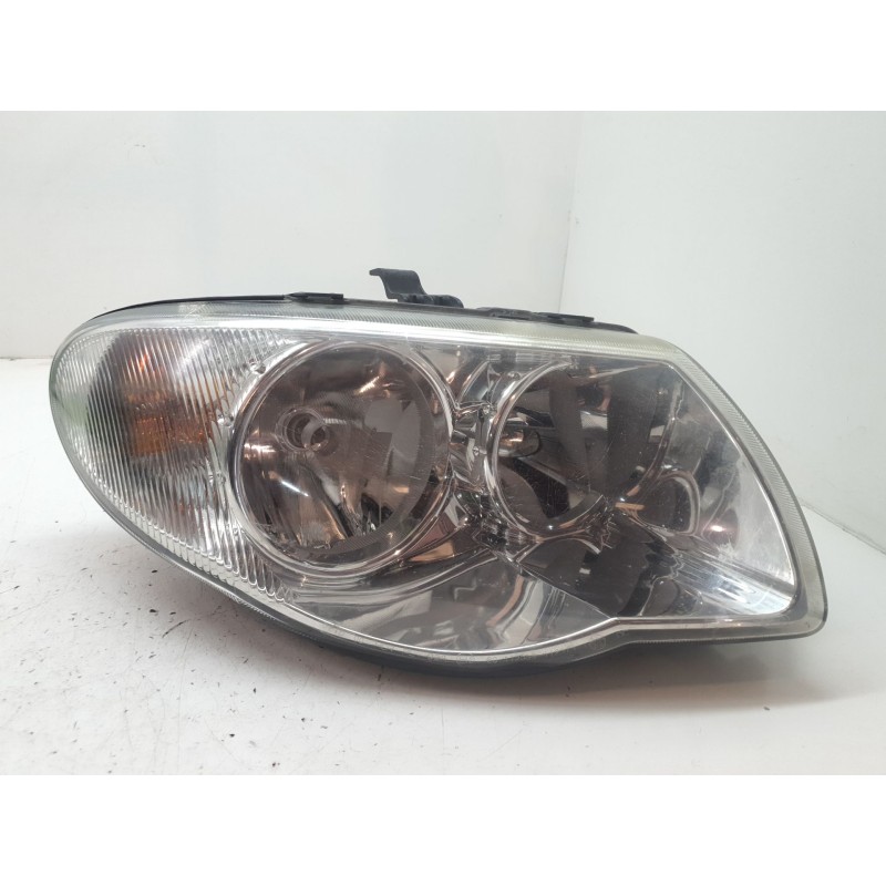 Recambio de faro derecho para chrysler voyager (rg) 2.5 crd 141 cv referencia OEM IAM   
							