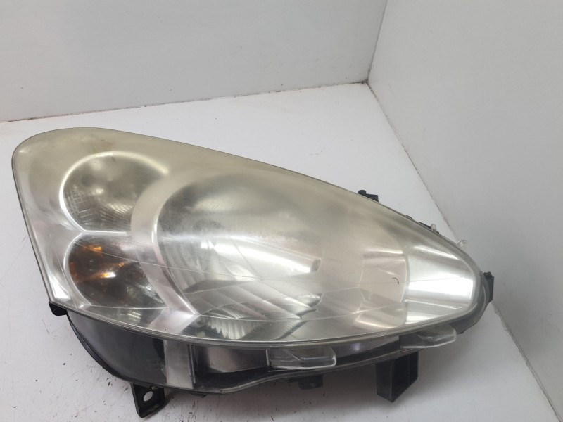 Recambio de faro derecho para peugeot partner kombi 1.6 16v hdi fap referencia OEM IAM   