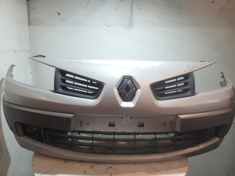 Recambio de paragolpes delantero para renault megane ii berlina 5p 1.5 dci 86 cv referencia OEM IAM   