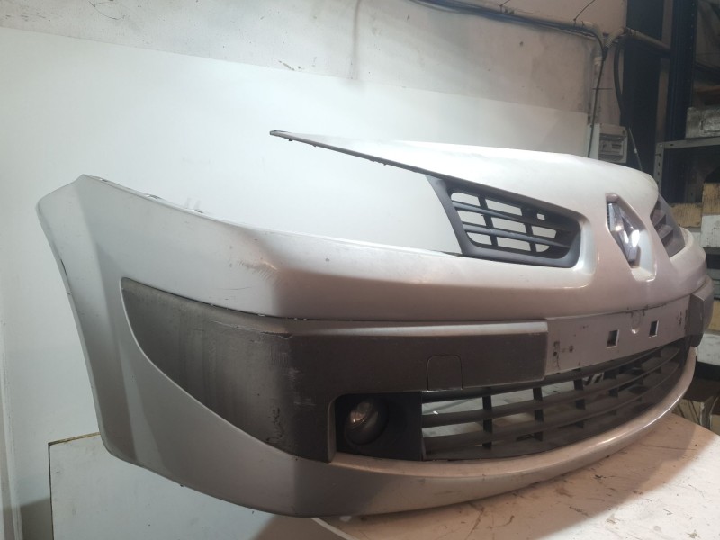 Recambio de paragolpes delantero para renault megane ii berlina 5p 1.5 dci 86 cv referencia OEM IAM   