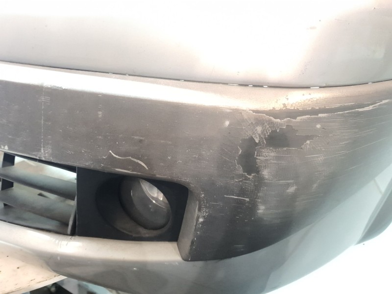 Recambio de paragolpes delantero para renault megane ii berlina 5p 1.5 dci 86 cv referencia OEM IAM   